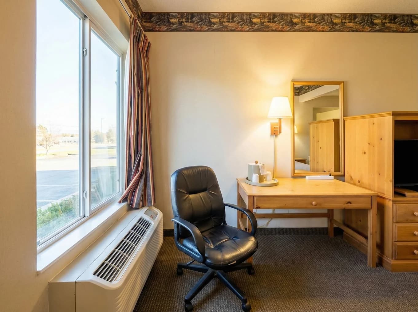 King Standard Room additional view